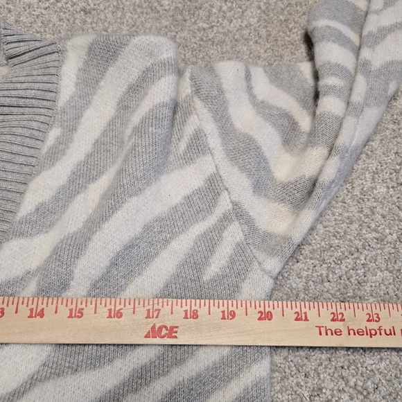 Everlane Wonens Oversized Alpaca Tiger Jacquard Cardigan White/Gray Sz S NWT - Picture 12 of 14